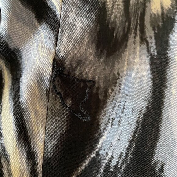 Susan Graver Jacket Women’s Size 1X Animal Print Black Gray Button Up NO BELT - Picture 9 of 9